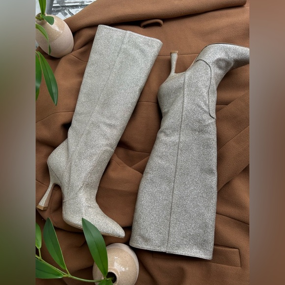 Stuart Weitzman
Parton Glitter Knee Boots platino size 6 new - Picture 8 of 15